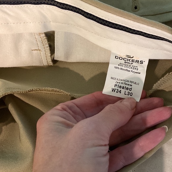 Docker’s Golf Khaki Tan Pants Pleated and Cuffed Bottoms W34 x L30 - Picture 9 of 16